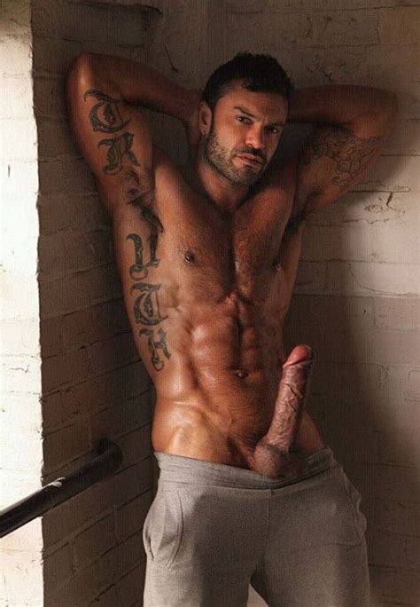 Sexy Men With Large Penis