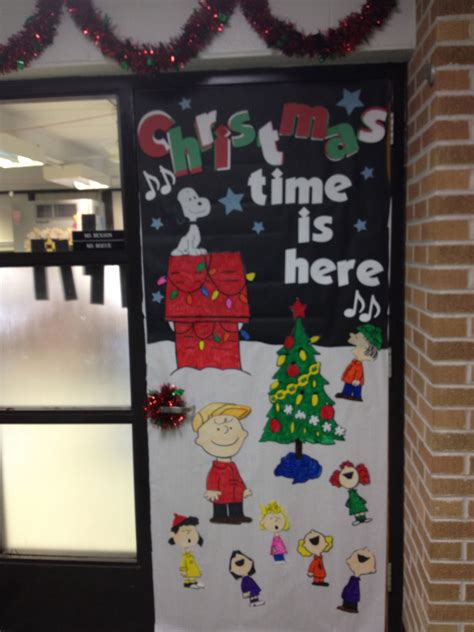 For more snoopy, charlie brown and peanuts goodness, visit us at collectpeanuts.com and check out our other boards. Charlie Brown Christmas door! Took a while, but I love it ...
