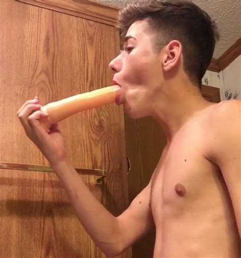 Twink Newcomer Joey Mills Has No Gag Reflex And Gets Fucked By Justin