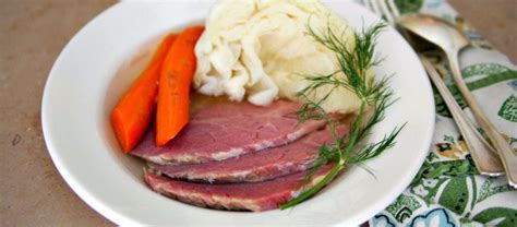 … we're using canned corned beef to make this quick and easy meal. Canned Corned Beef And Cabbage Recipe Crock Pot