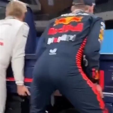 Max Presenting His Ass Rfanf1ction