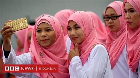 Muslimah Malaysia Jadi Sasaran Serangan Brutal Di Medsos Bbc News