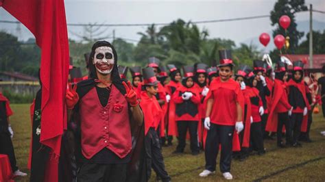 Tema hari merdeka merah biru kuning. It's My Life: Perbarisan Hari Sukan Sekolah Kami