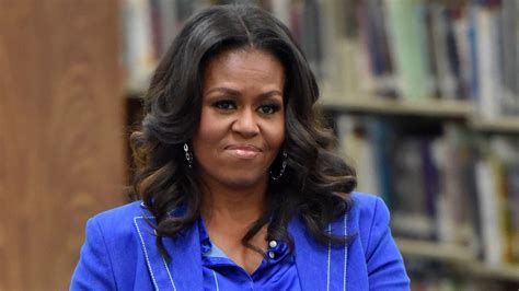 Becoming 10 Things We Ve Learned As Michelle Obama Launches Her New Book Huffpost Uk News