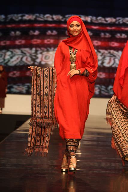 muslim women fashions muslim fashion indonesia fashion week