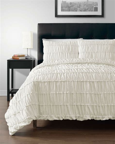 It features a 100% cotton sateen construction for warmth and softness. Ruched CREAM 3pc Comforter Set Full, Queen, King, Cal-King ...