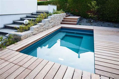 Immer mehr hausbesitzer lassen sich zur abkühlung im sommer einen gartenpool installieren. Kleiner Pool im Garten - Pool für kleine Grundstücke