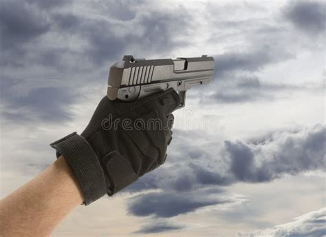 Man S Hand Holding Gun Stock Image Image Of Aiming Hand 40147205