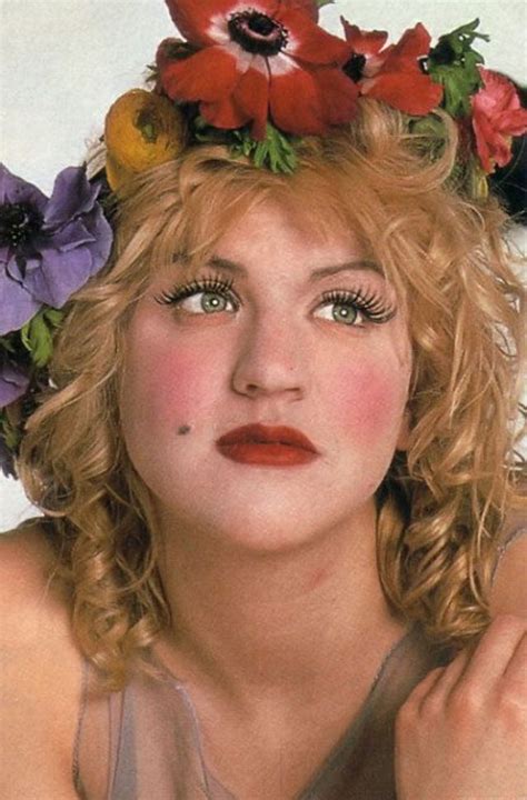 30 Photos Of The Beautiful Courtney Love When She Was Young Courtney