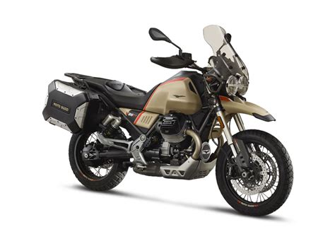 The result is the v85 tt centenario, a bike brimming with pure moto guzzi spirit in every single detail, destined to quench the thirst for adventure of every eagle devotee. Motornieuws 2020: Moto Guzzi V85TT Travel | MotoPlus