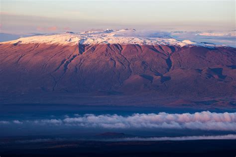 A Snowy Sunset On Mauna Kea Sunset Tonight Sunset Mauna Loa