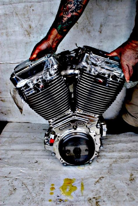 S&s cycle is an american motorcycle engine and parts engineer and manufacturer. NEW S&S Softail motor Complete carbureted S&S Super ...