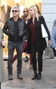Ligabue torna sul palco, annunciate le date del tour 2017 ma monza non c'è. Luciano Ligabue e Barbara Pozzo, terapia d'amore