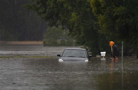 Hochwasser In Australien Tausende Vor Berschwemmungen Auf Der Flucht
