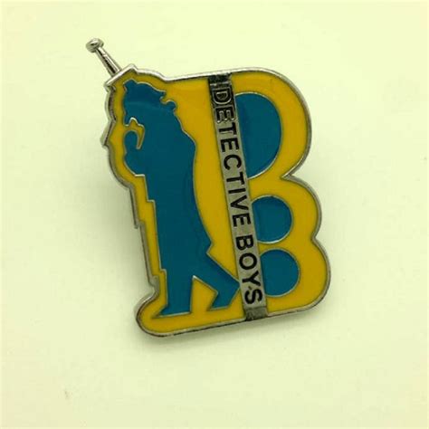 New Anime Detective Conan Communicator Alloy Brooch Badge Anime Pin