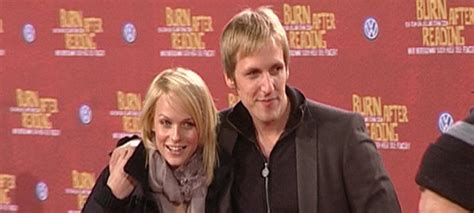 He is an actor, known for frühstücksfernsehen (1992), bully macht buddy (2013) and pastewka (2005). Sat.1-Moderator Jan Hahn: Einbruch in sein Haus | TIKonline.de