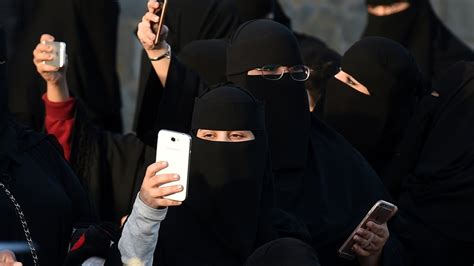 Saudi Women To Get Divorce Confirmation By Text Message Bbc News