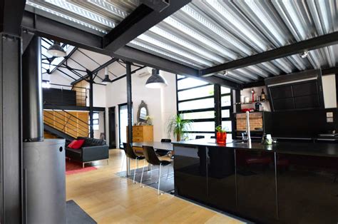 Trouvez des idées de déco dans de nouveaux endroits. Cuisine noire du loft