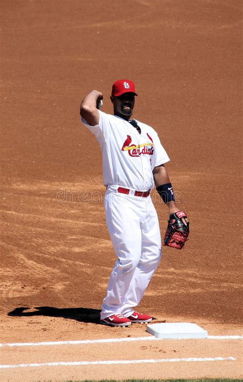 The official twitter page of albert pujols. De Kardinalenspeler Bevindt Zich In Outfield Met ...
