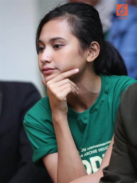 Indah mulai dikenal lewat perannya dalam film heart 2 heart pada tahun 2010. Indah Permatasari Jawab Soal Kabar Pacaran Dengan Komika ...