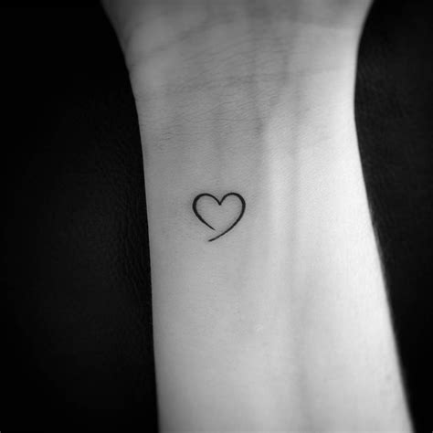 We Love This Delicate Heart On The Wrist Stylish Tattoo Small Heart Tattoos Tattoos For