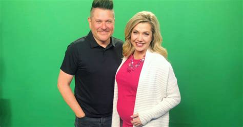 Ashlee Baracys Inspiring Story Pregnant Meteorologist Body Shamed