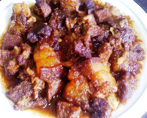 10 siung bawang merah 5 siung bawang putih 1/2 sdt. Kumpulan resep masakan online: Resep Babi Kecap Manado