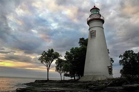 Lighthouse At Lake Erie Photograph By Angela Murdock Pixels
