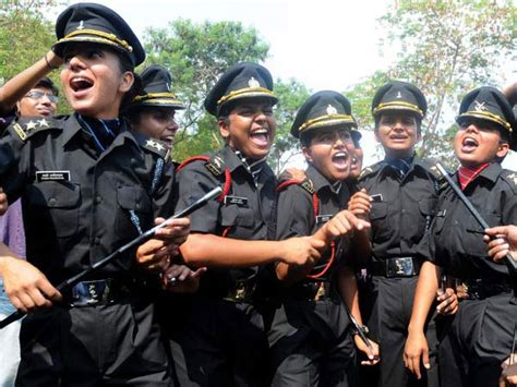 Assam Rifles Induct 100 Women Personnel Oneindia