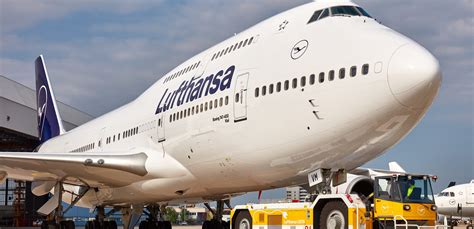Jumbo Jets Are Being Scrapped Lufthansa Has Sold Five Boeing 747 400s