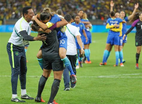 Jun 27, 2021 · américa e atlético venceram, neste domingo, seus primeiros jogos nas oitavas de final da série a2 do campeonato brasileiro feminino.as spartanas receberam o vasco e venceram por 2 a 0, enquanto. Brasil supera Austrália nos pênaltis e vai à semifinal do ...