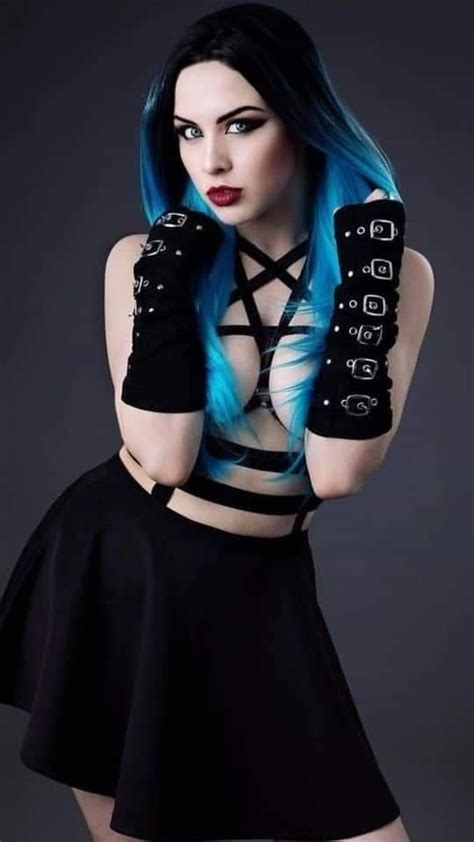 Pin By I R On Amor Hot Goth Girls Gothic Beauty Gothic Fashion
