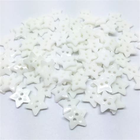 100pcs Plastic Star Buttons White 2 Holes Sewing Accessories Christmas