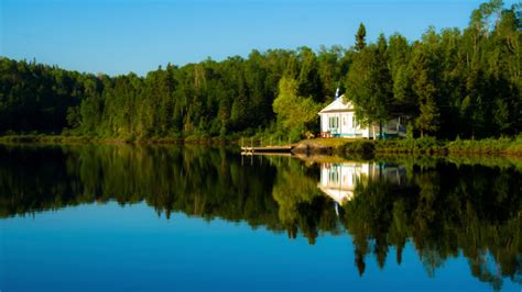House Cottage Lake Reflections Water Forest Quiet Rural Scene Stock