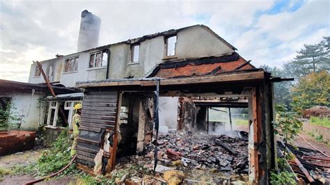 Derelict Droxford Property Destroyed By Huge Fire Bbc News