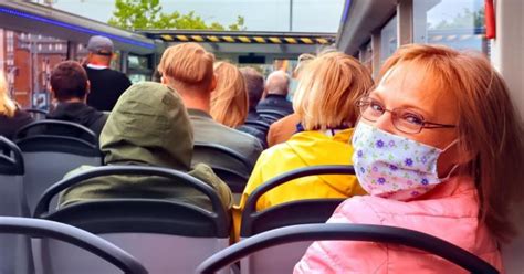 В харьковской области ввели красный уровень эпидопасности. Масочный режим на территориях общего пользования вводит ...