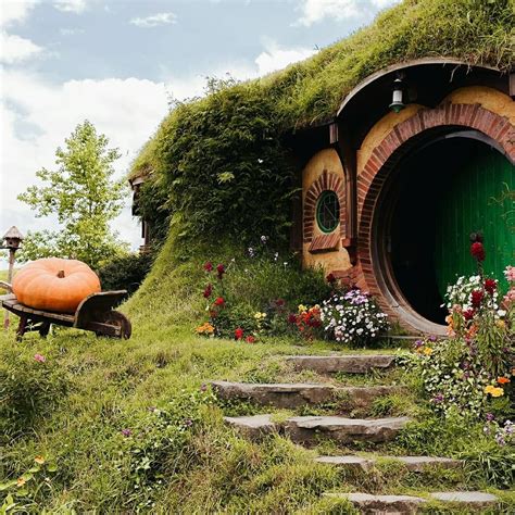 Hobbiton New Zealand Hobbit House Dream Cottage Wonders Of The World