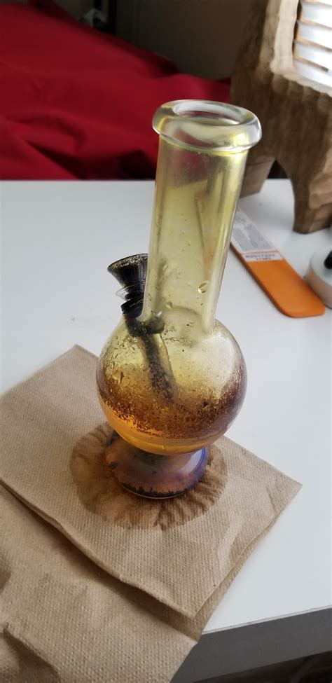 Very Small Crack In Base Of Bong Just Started Leaking Slowly I Only