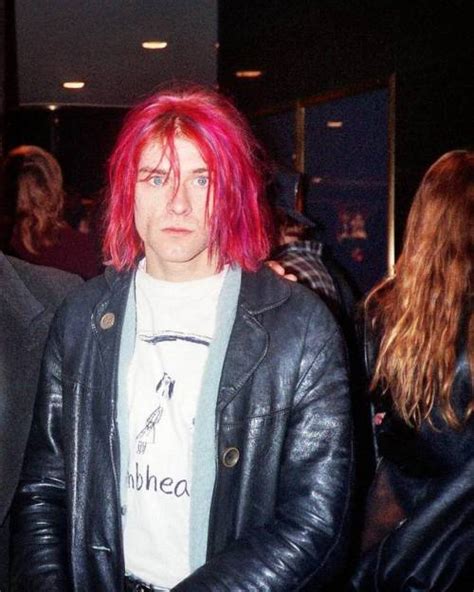 Kurt's hair color is known as 'dirty blonde' which is a mix of blond and brown hair. kurt cobain red hair | Tumblr