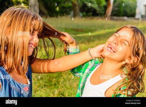 Little Girls Fighting Hi Res Stock Photography And Images Alamy