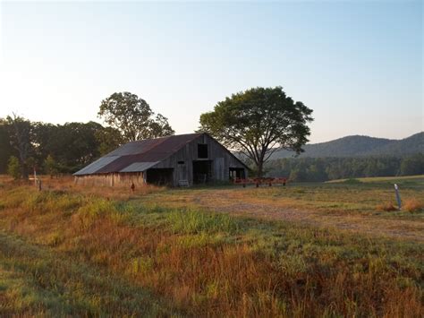 Hwy 270 Near Mt Ida Old Barns Old Houses Cabin House Styles Home