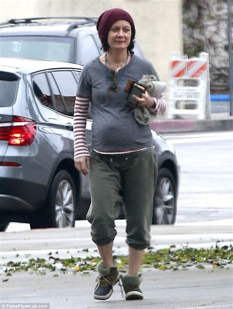 Sara Gilbert Bundles Up Her Pregnancy Bump In Comfy Casual Wear While