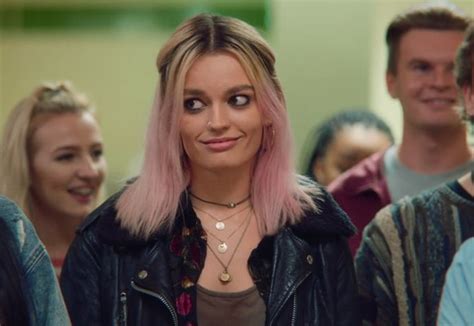 Sex Educations Emma Mackey Wants Margot Robbie Comparisons To Stop
