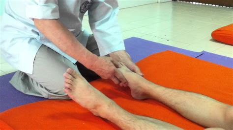 thai yoga massage foot reflexology and thai yoga rue si datton thailand yogamassageschool