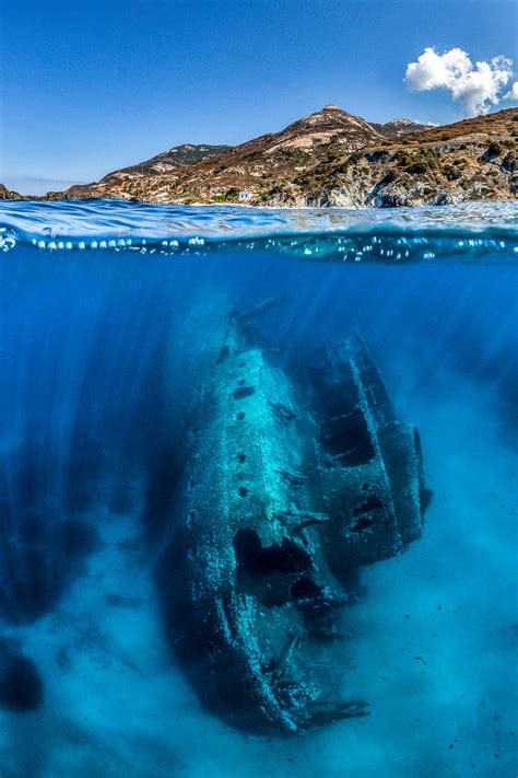 Shipwreck Island Of Elba Italy Tobias Friedrich 1365x2048 R