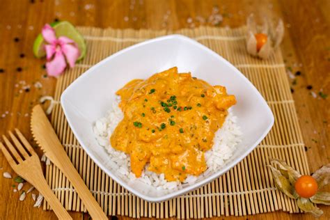 I found this recipe and after reading these reviews, i decided to take a chance and make this. Poulet tikka massala - Midi Délices - Livraison de repas ...