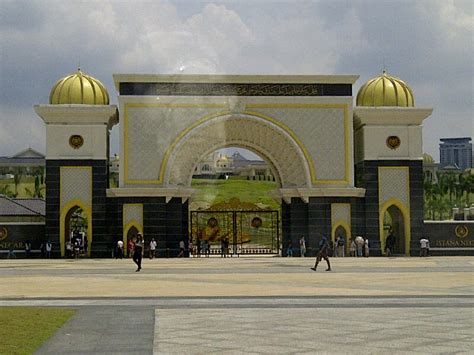 It is located along jalan. Nutcow the traveller: Istana Negara (Malaysia Royal Palace ...