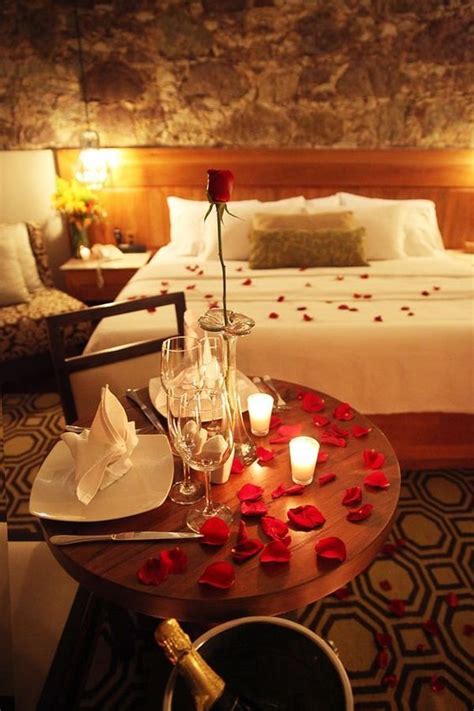 Later when assigning the guest room before the arrival of the guest the front desk agent must be most of the budget hotels tend to provide many of these room settings which cater both couples and. 45 Inspiring Valentine Bedroom Decor Ideas For Couples ...