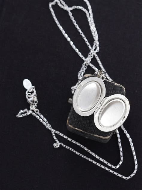 Vintage Sterling Silver Locket Necklace Long Chain Oval Photo Pendant