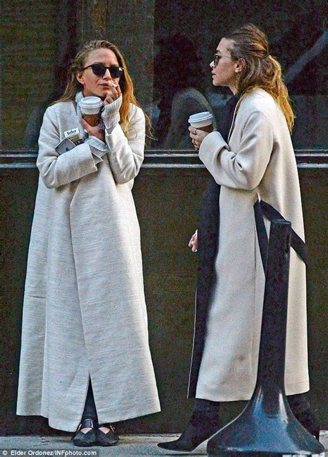 mary kate olsen emerges with twin ashley for first time since wedding olsen twins style olsen